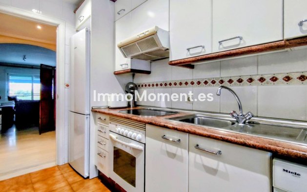 Resale - Apartment - Marbella - Puerto Banús