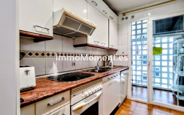 Resale - Apartment - Marbella - Puerto Banús