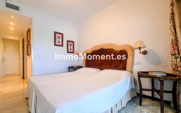 Resale - Apartment - Marbella - Puerto Banús