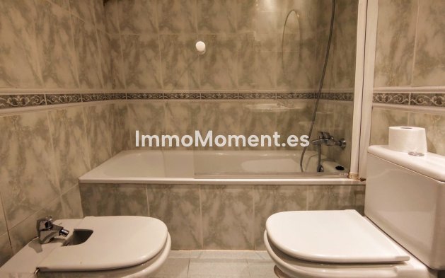 Resale - Apartment - Marbella - Puerto Banús