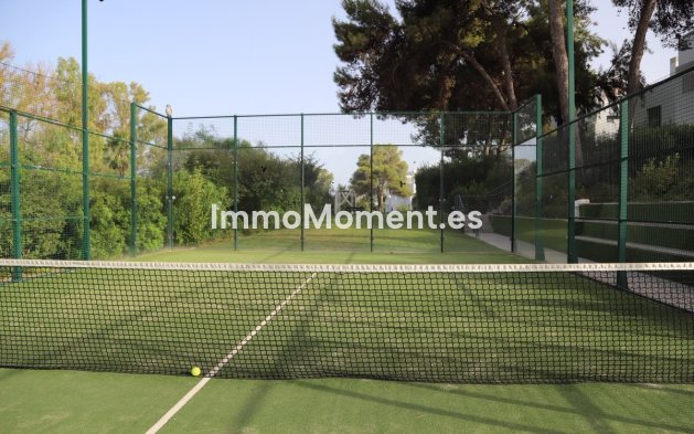 Resale - Apartment - Estepona - Atalaya