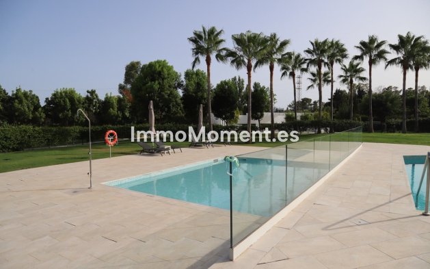 Resale - Apartment - Estepona - Atalaya