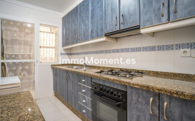 Resale - Apartment - Estepona - Estepona Centro