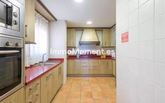 Wiederverkauf - Freistehende Villa - Estepona  - Estepona Centro