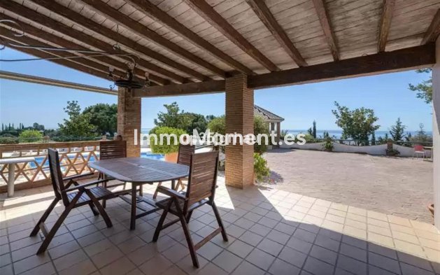 Wiederverkauf - Freistehende Villa - Estepona  - Estepona Centro