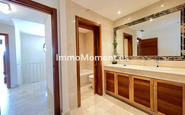 Resale - Townhouse - Estepona - Estepona Centro