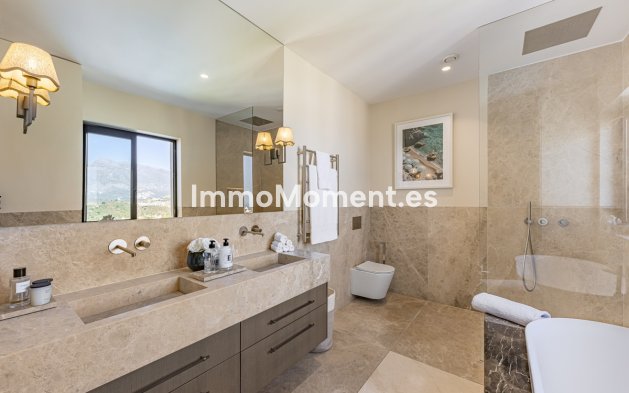 Resale - Apartment - Benahavís - La Quinta