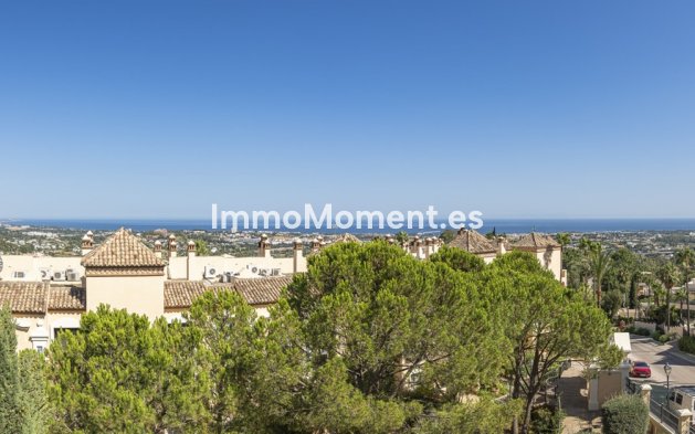 Resale - Apartment - Benahavís - La Quinta