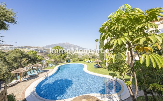 Resale - Apartment - Benahavís - La Quinta