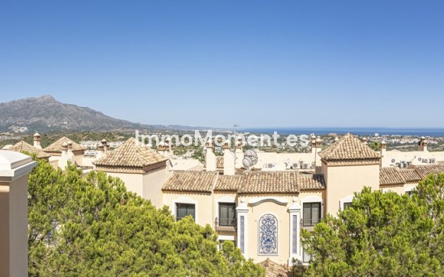 Resale - Apartment - Benahavís - La Quinta