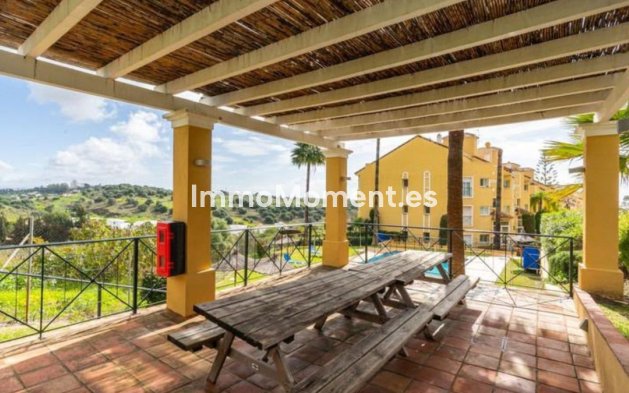 Resale - Apartment - Estepona - Bel Air