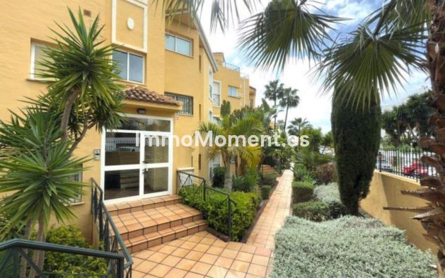 Resale - Apartment - Estepona - Bel Air