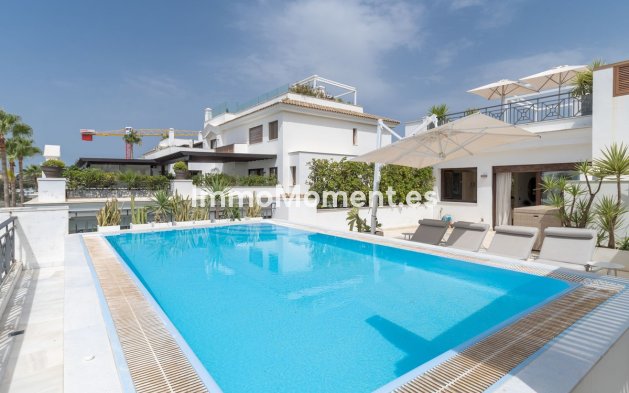 Resale - Apartment - Estepona - Estepona Centro