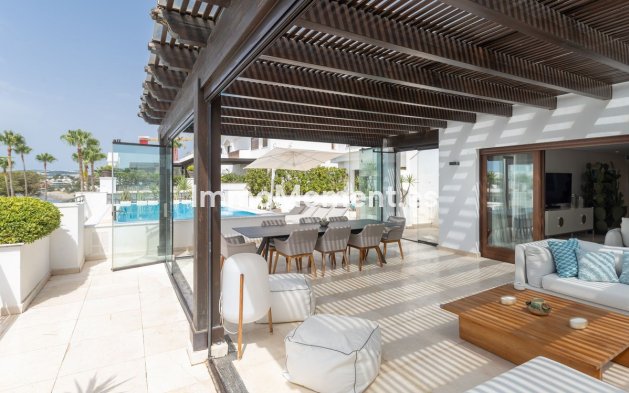 Resale - Apartment - Estepona - Estepona Centro