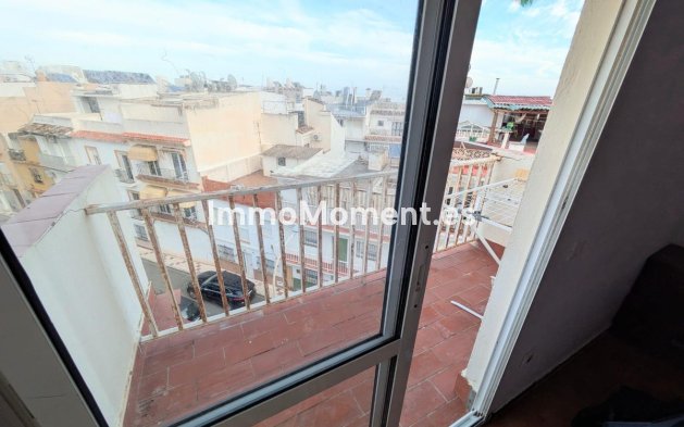 Resale - Apartment - Torremolinos - La Carihuela