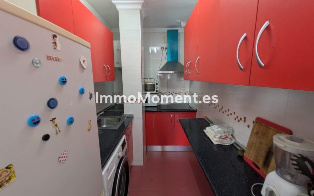 Resale - Apartment - Torremolinos - La Carihuela