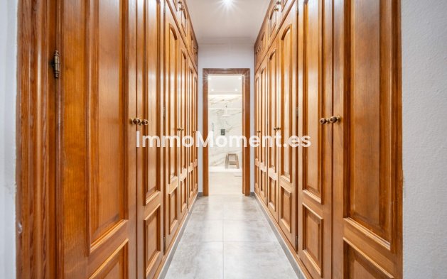 Wiederverkauf - Freistehende Villa - Estepona  - Estepona Centro