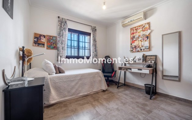 Wiederverkauf - Freistehende Villa - Estepona  - Estepona Centro