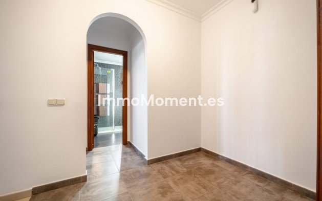 Wiederverkauf - Freistehende Villa - Estepona  - Estepona Centro