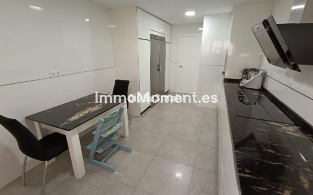 Resale - Apartment - Málaga - El Palo