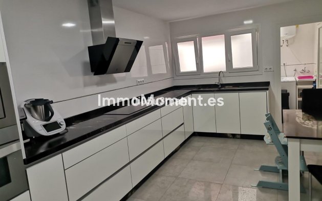 Resale - Apartment - Málaga - El Palo