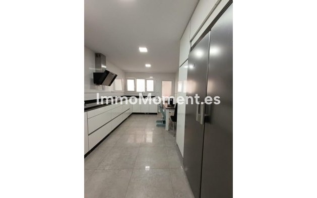 Resale - Apartment - Málaga - El Palo