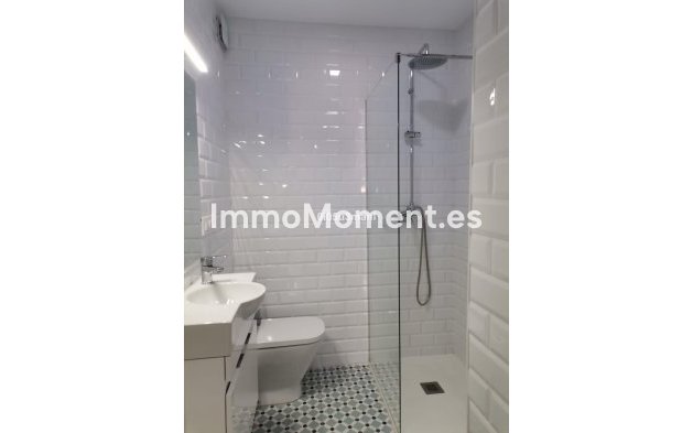 Resale - Apartment - Málaga - El Palo