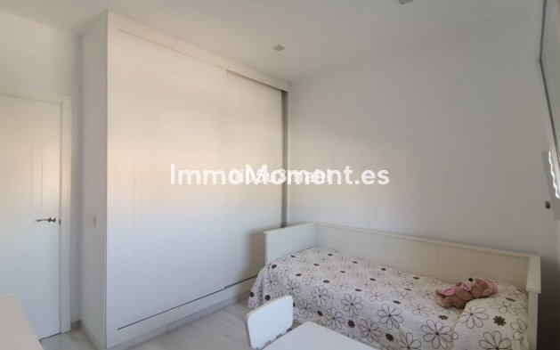 Resale - Apartment - Málaga - El Palo