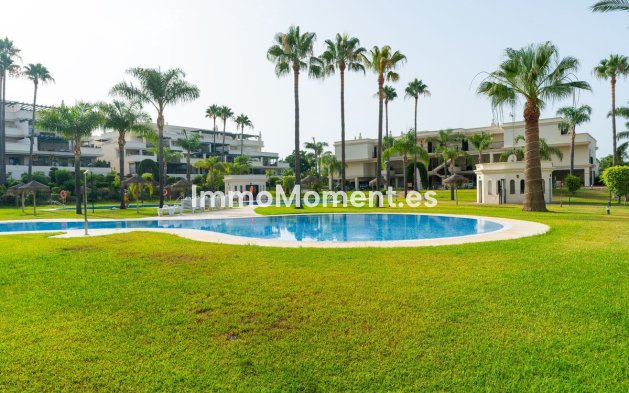 Resale - Apartment - Marbella - Nueva Andalucía