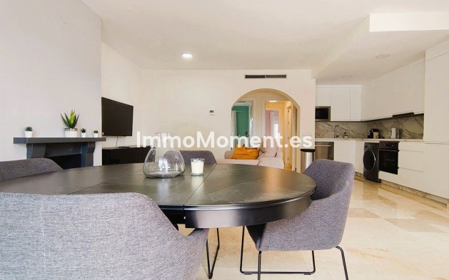 Resale - Apartment - Marbella - Nueva Andalucía