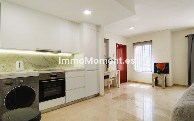 Resale - Apartment - Marbella - Nueva Andalucía