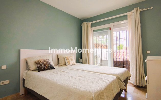 Resale - Apartment - Marbella - Nueva Andalucía