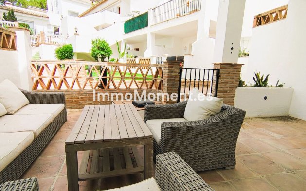 Resale - Apartment - Marbella - Nueva Andalucía