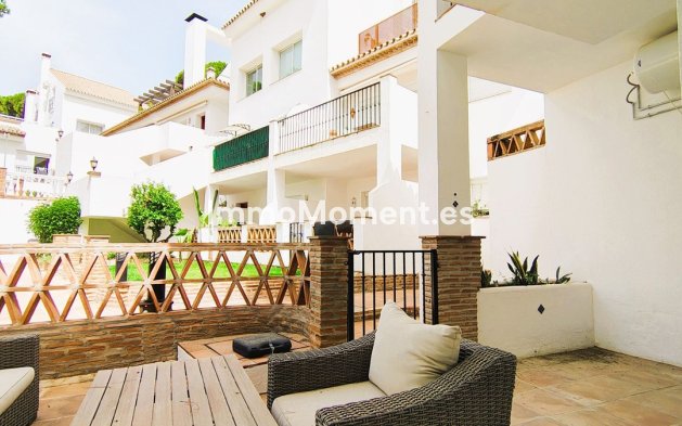 Resale - Apartment - Marbella - Nueva Andalucía