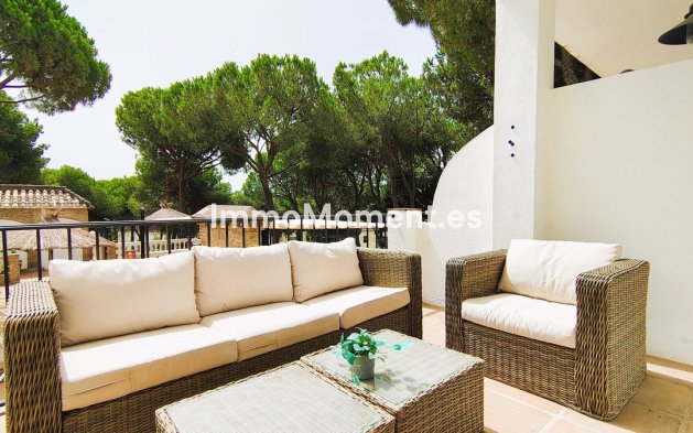 Resale - Apartment - Marbella - Nueva Andalucía