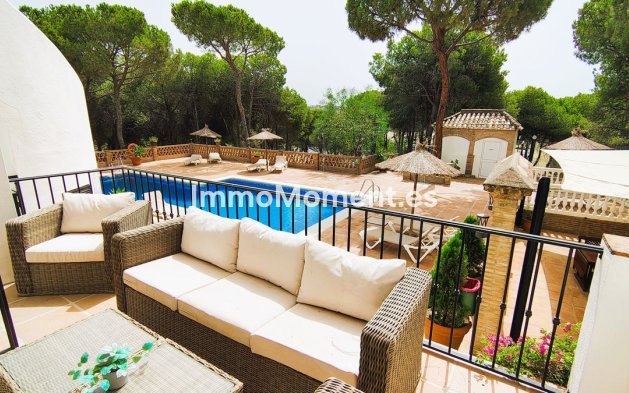 Resale - Apartment - Marbella - Nueva Andalucía