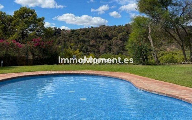 Resale - Apartment - Estepona - Selwo