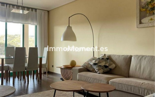 Resale - Apartment - Estepona - Selwo