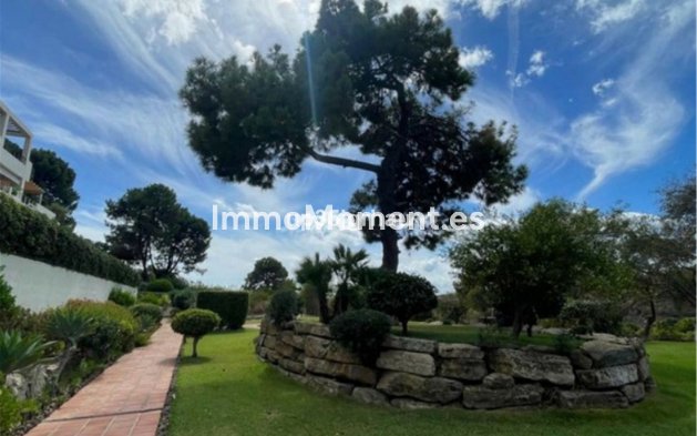 Resale - Apartment - Estepona - Selwo