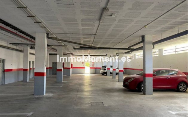 Resale - Apartment - Estepona - Selwo