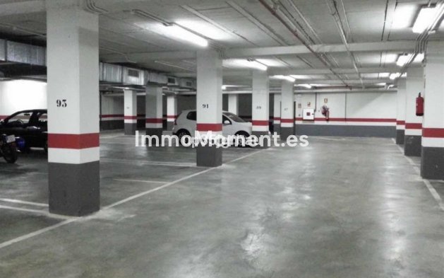 Resale - Apartment - Estepona - Selwo