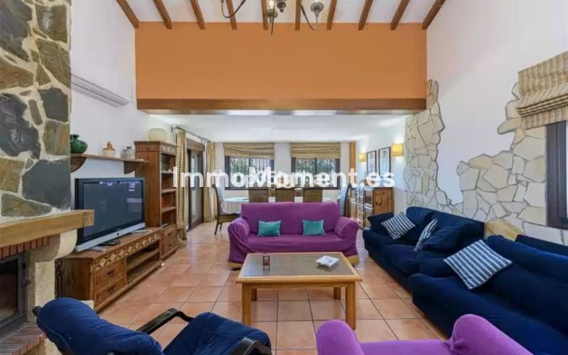 Reventa - Villa independiente - Estepona  - Estepona Centro