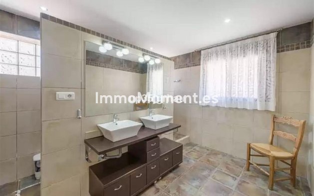Reventa - Villa independiente - Estepona  - Estepona Centro