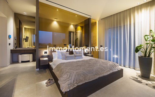 Resale - Detached villa - Marbella - Nueva Andalucía