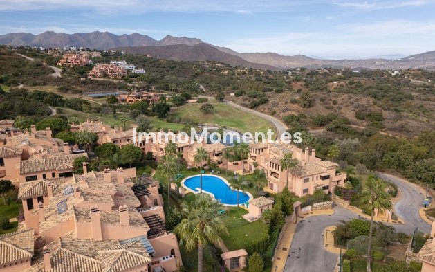 Resale - Apartment - Marbella - La Mairena
