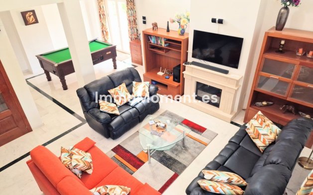Resale - Apartment - Torremolinos - La Carihuela