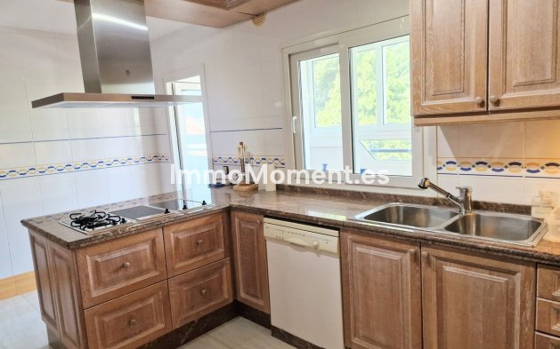 Resale - Apartment - Torremolinos - La Carihuela