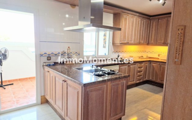 Resale - Apartment - Torremolinos - La Carihuela
