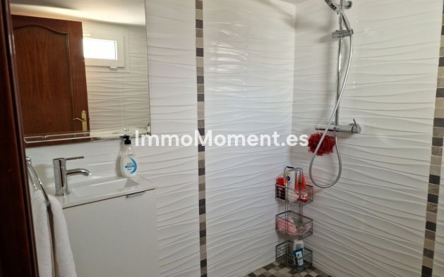 Resale - Apartment - Torremolinos - La Carihuela