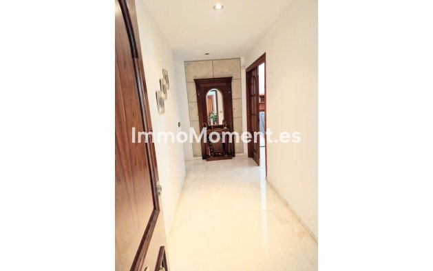 Resale - Apartment - Torremolinos - La Carihuela